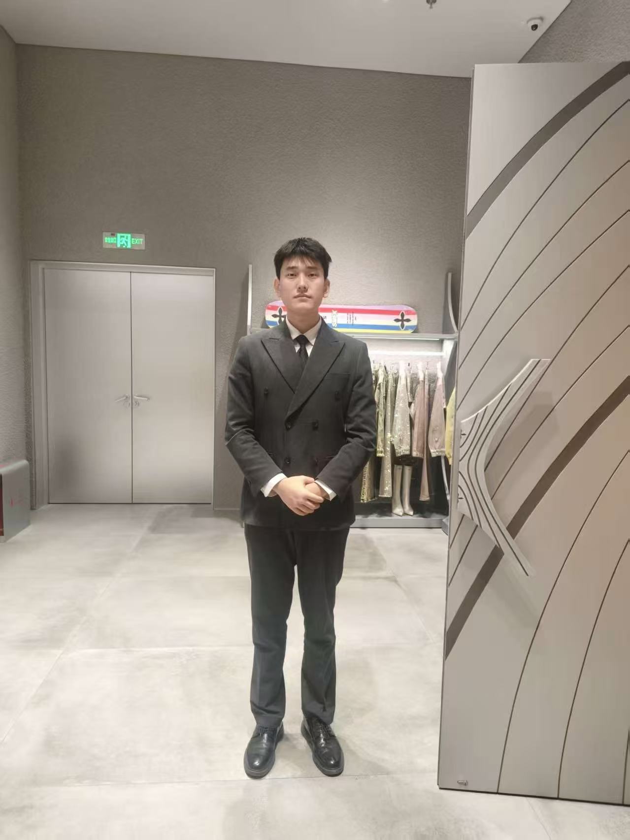 商铺形象岗保安服务现场